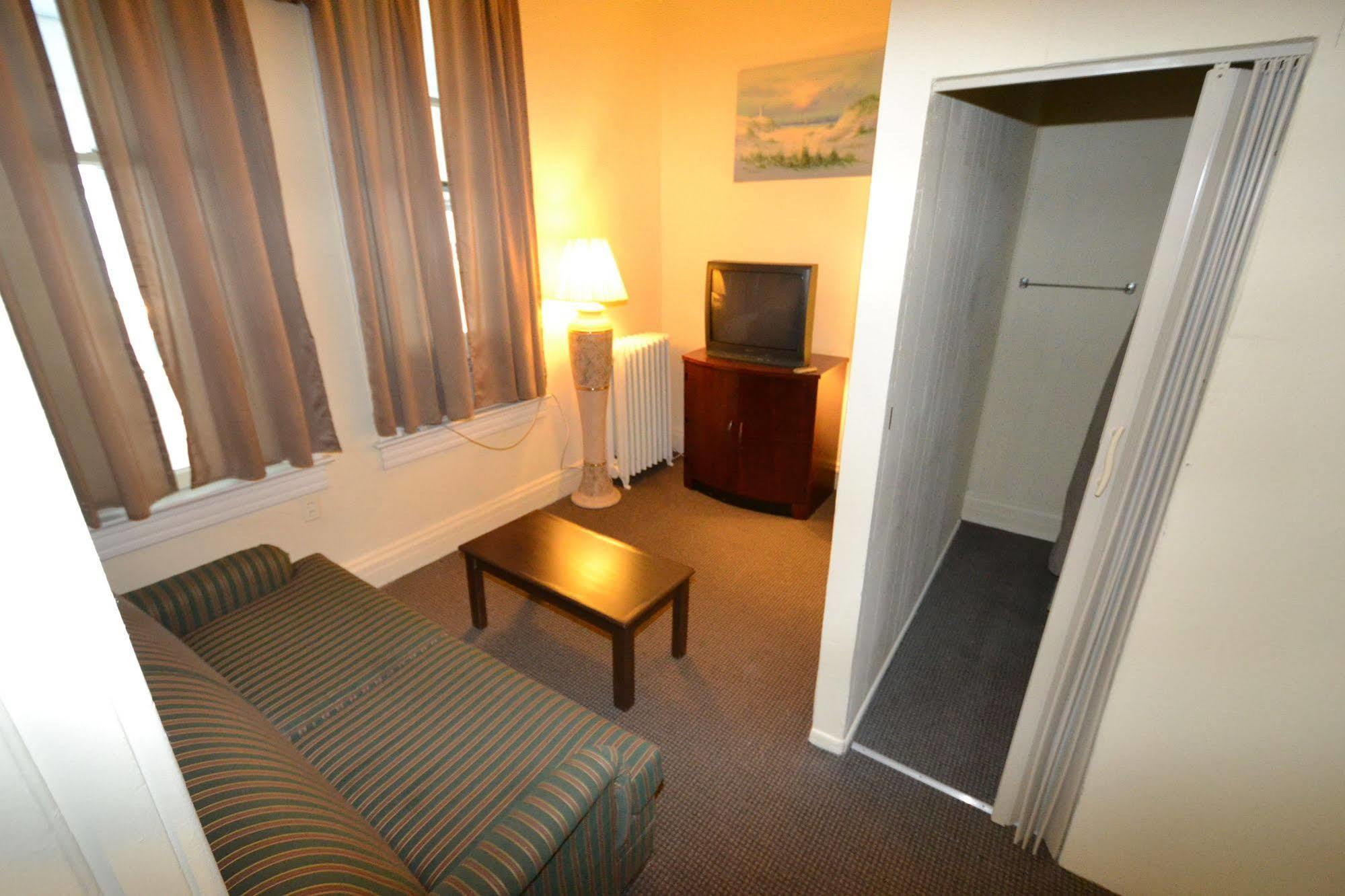 Perfect Stay Inn & Suites Blair Buitenkant foto
